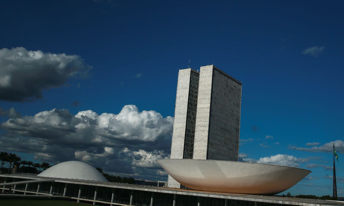 Pauta do Senado está trancada por proposta da reforma tributária