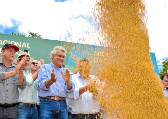 Caiado mostra comprometimento com o setor agrícola na Tecnoshow ‘um novo horizonte para o desenvolvimento do estado’