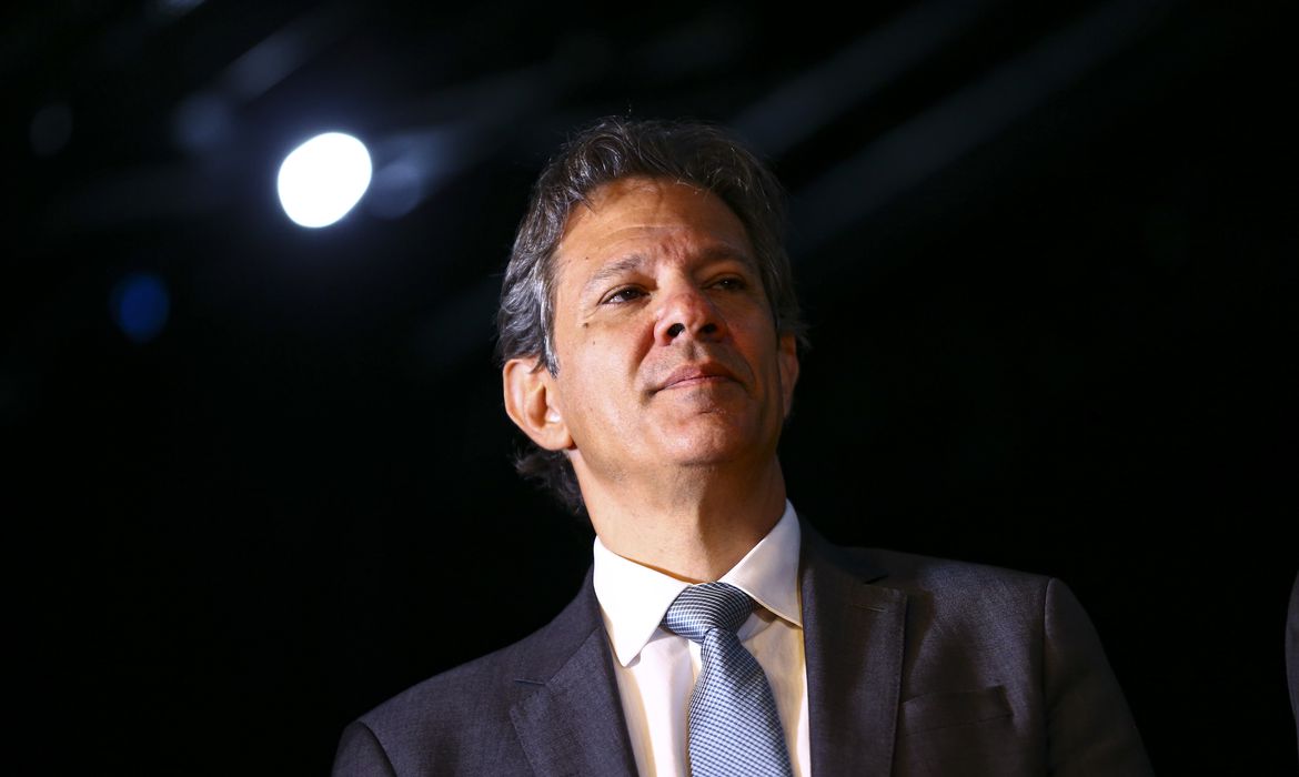 Em Nova York, Haddad diz que despesas estão dentro do arcabouço