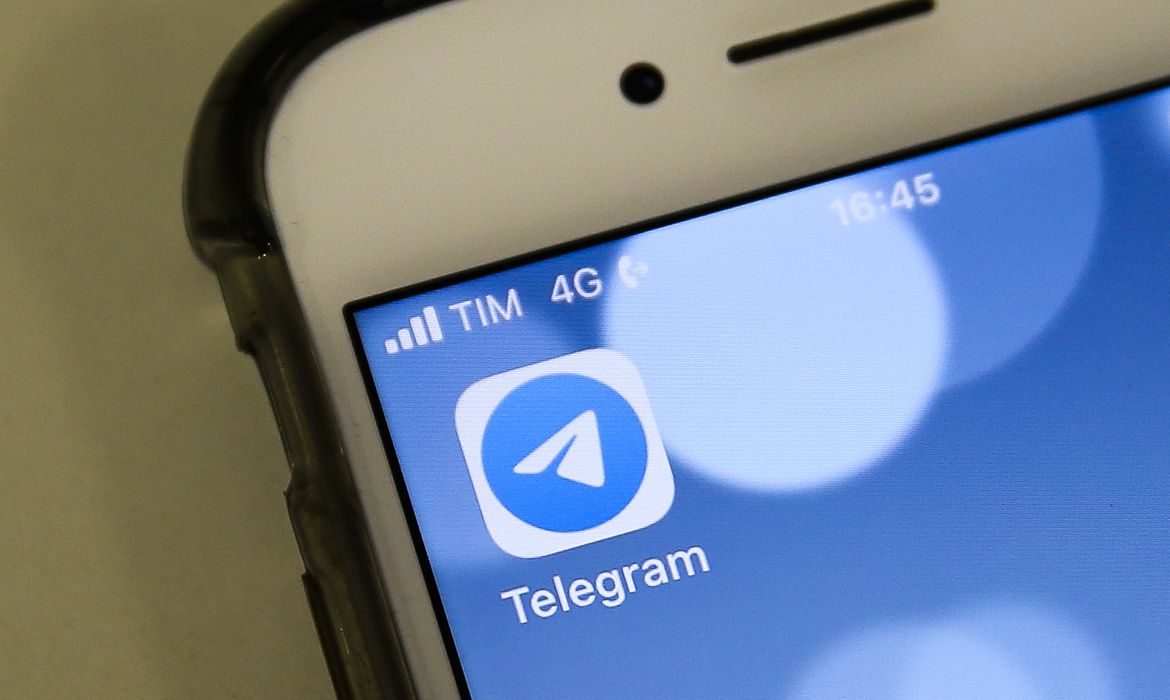 Telegram enfrenta suspensão no Brasil por não fornecer dados de grupos neonazistas à Polícia Federal