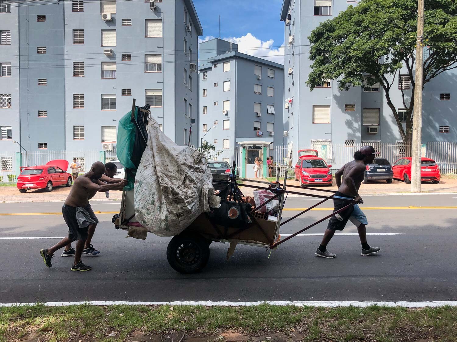 Falta fiscalização: Depósitos clandestinos proliferam em Goiânia sem medidas efetivas da Prefeitura