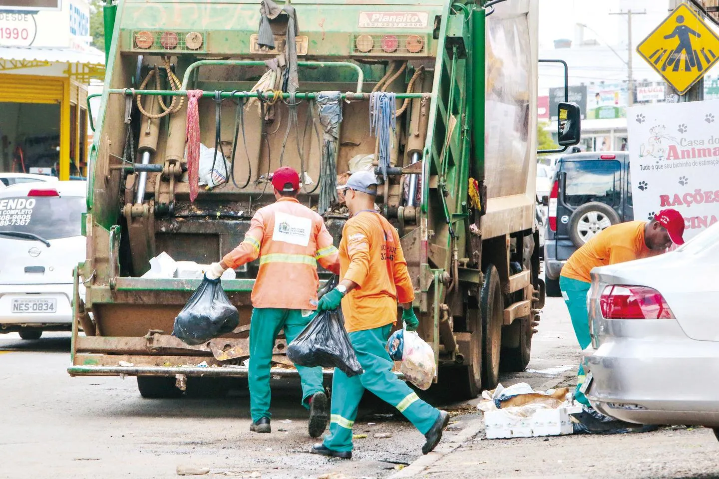 Especialista ressalta a relevância da conscientização na coleta de lixo de Goiânia