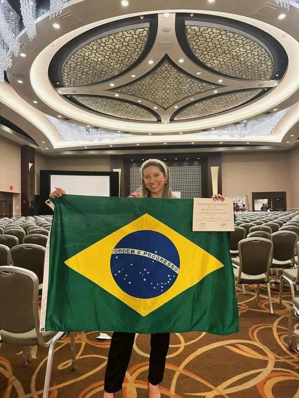 Campeã brasileira de simulações da ONU dedica seu tempo a treinar futuros líderes