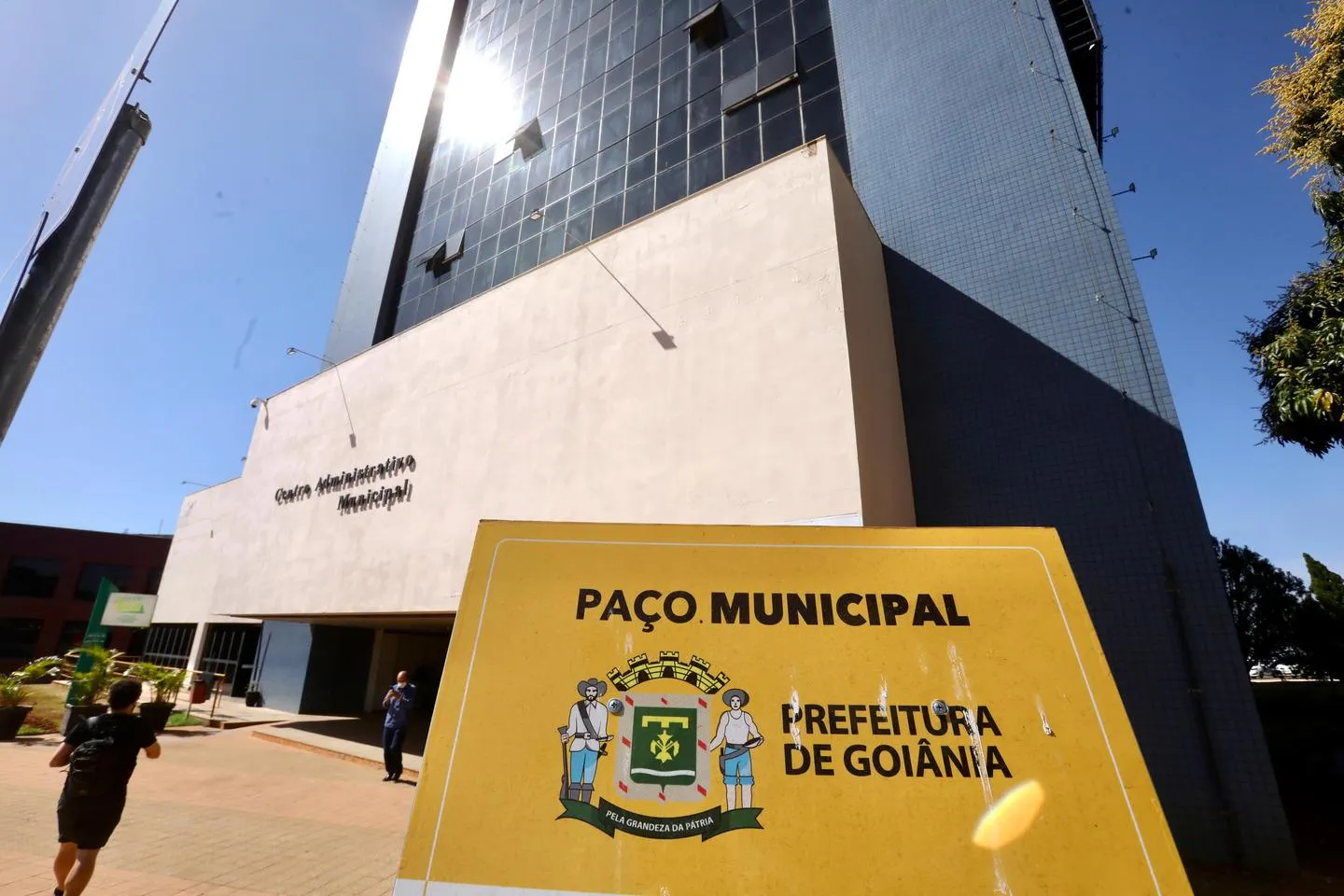 Prefeitura ameaça descontar dia de trabalho de contratados que participarem da paralisação