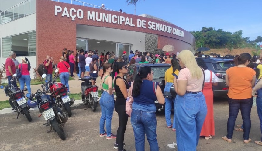 Greve dos trabalhadores da educação em Canedo continua por falta de diálogo, diz servidor