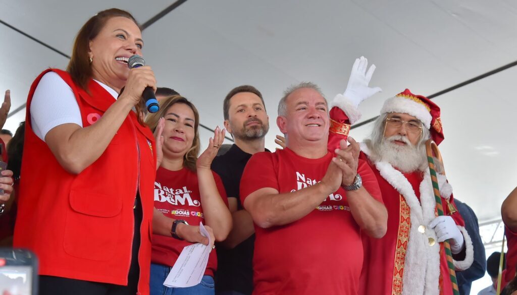 Mais de 20 mil crianças recebem brinquedos em Aparecida