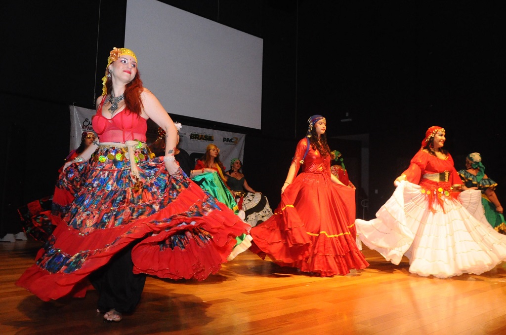 Anfiteatro de Aparecida é palco de espetáculo de fim de ano do CEU das Artes