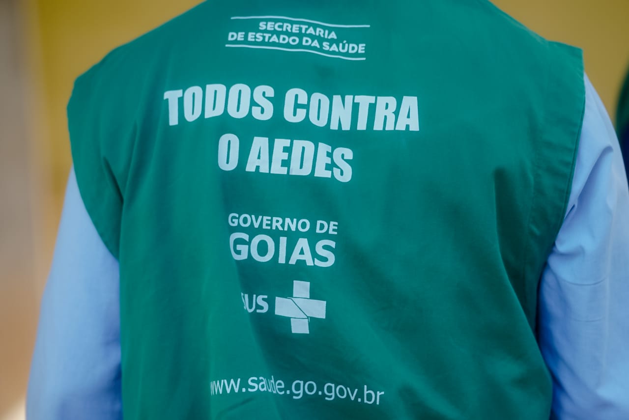 Governo de Goiás alerta que vistoria em casa contra dengue deve ser semanal