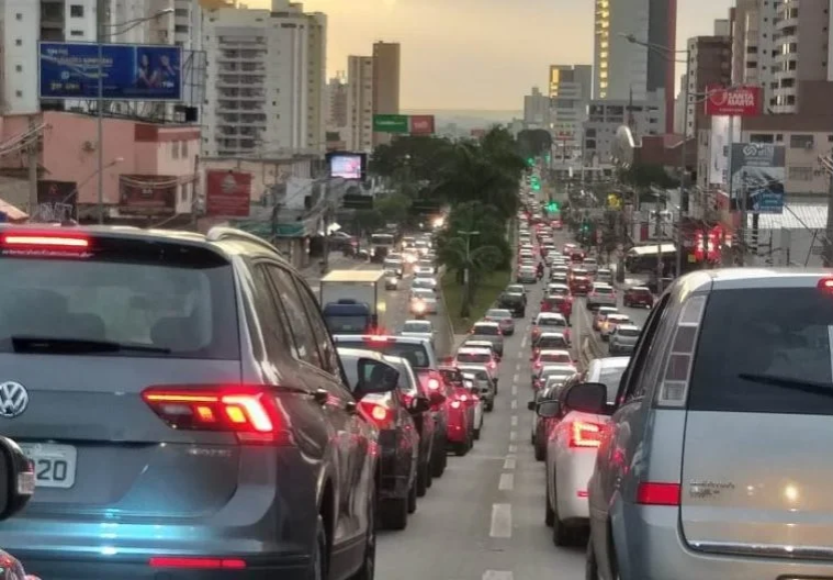 Indústria da multa em Goiânia registra 137 mil autos em apenas 3 meses