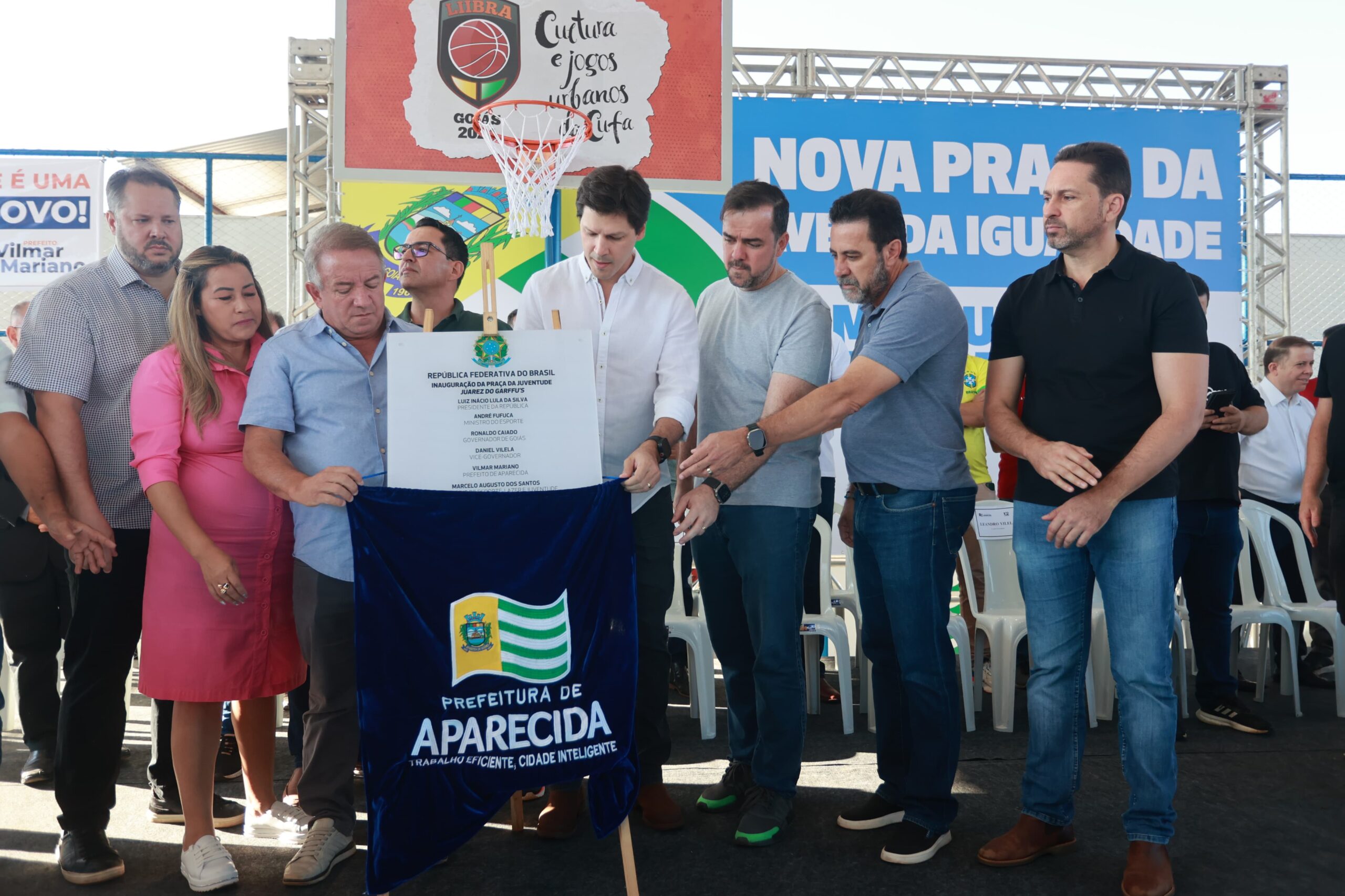 Daniel Vilela e prefeito Vilmar Mariano entregam Praça da Juventude à população de Aparecida