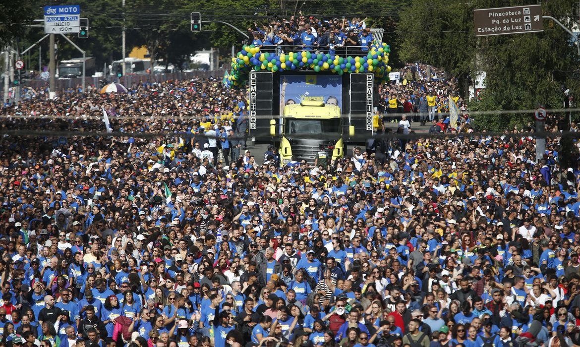 Geral Marcha para Jesus reúne milhares de pessoas na capital paulista