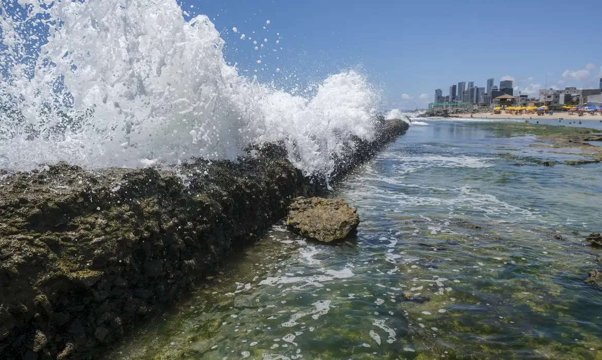 Governo é contra proposta que pode privatizar acesso a praias