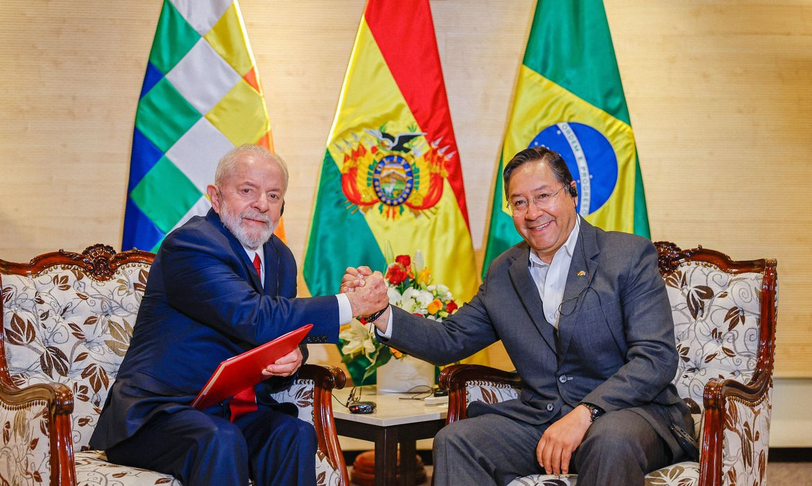 “Não existe saída individual na América do Sul”, diz Lula na Bolívia