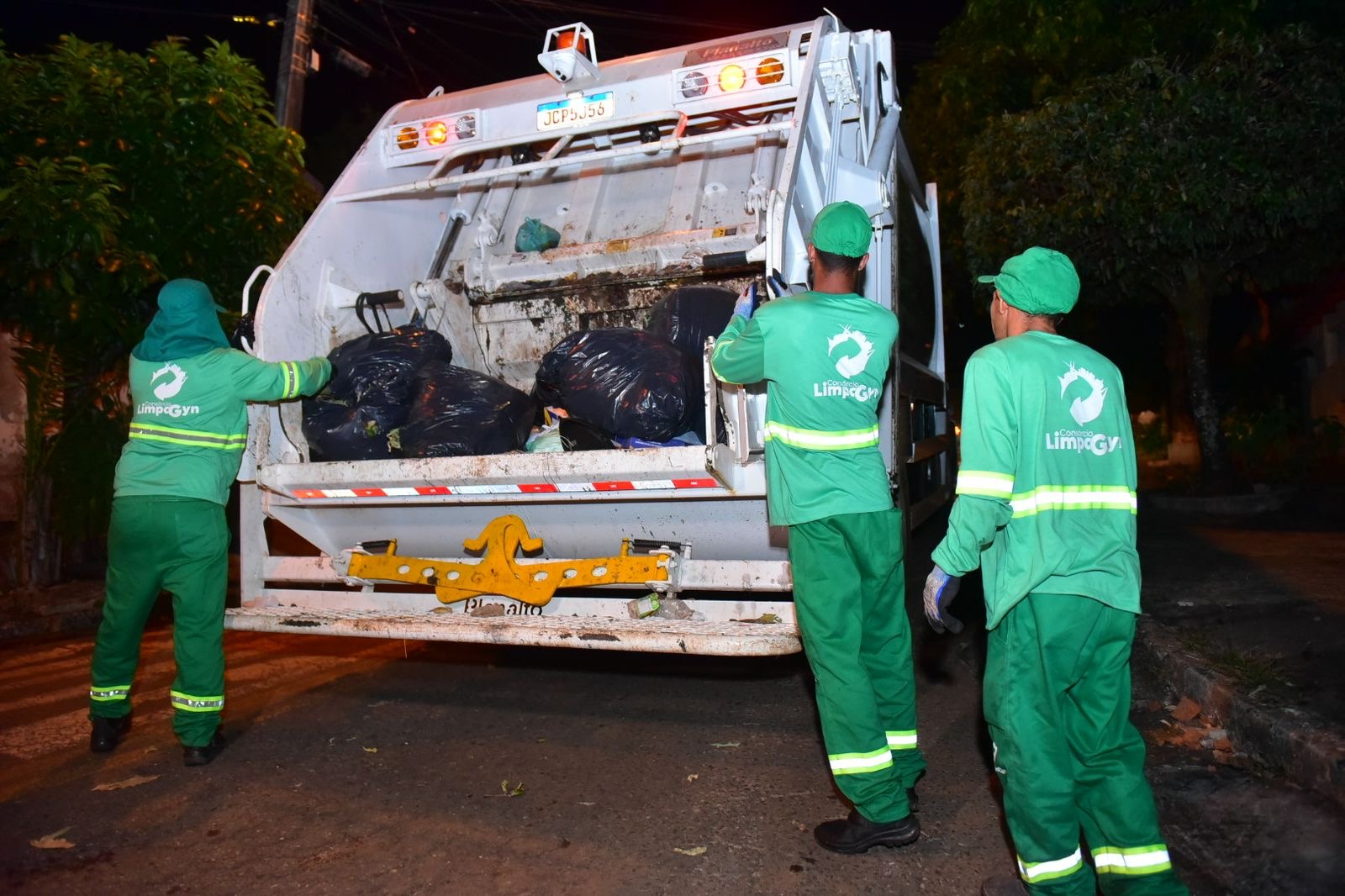 Coleta domiciliar: saiba quais os dias e horários de recolhimento de lixo na sua rua