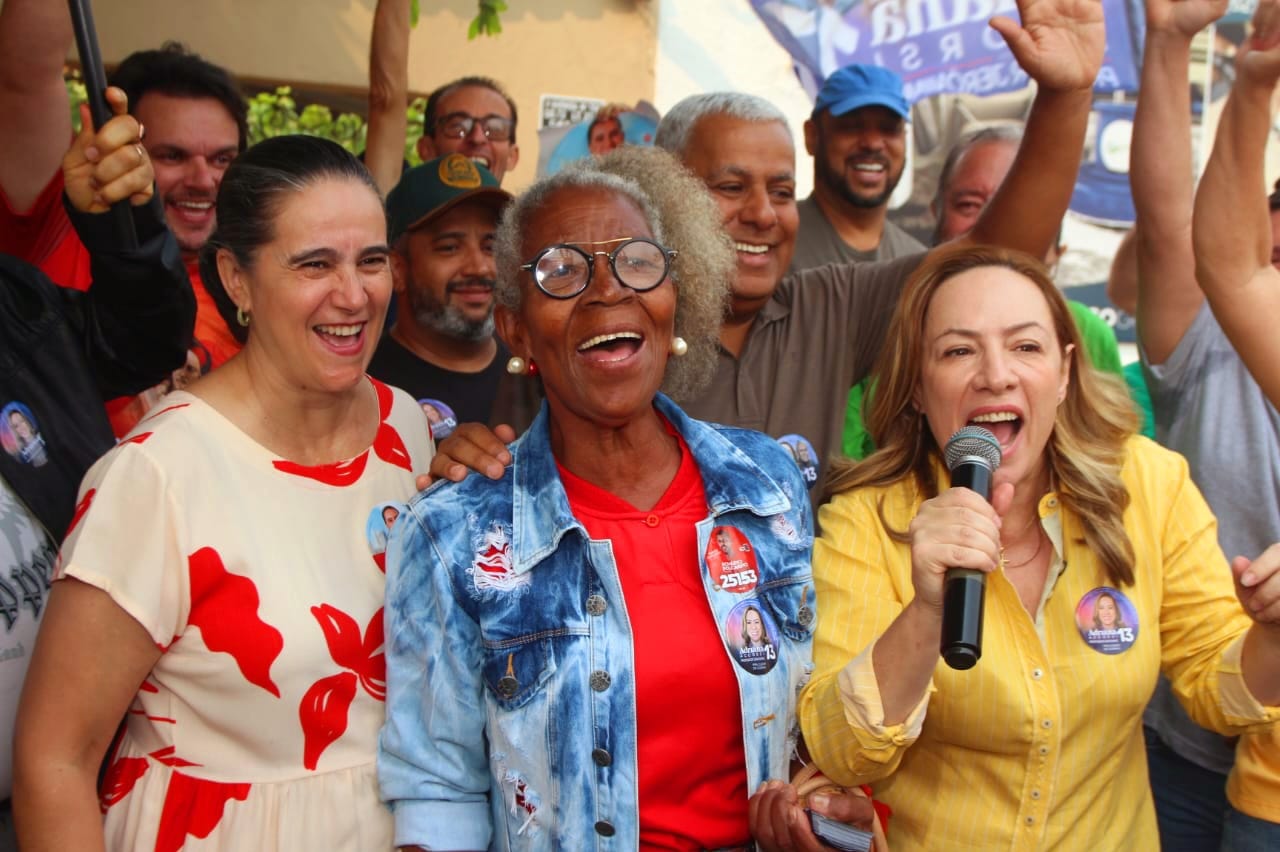 Adriana Accorsi homenageia feirantes pelo seu dia na feira da Vila Nova