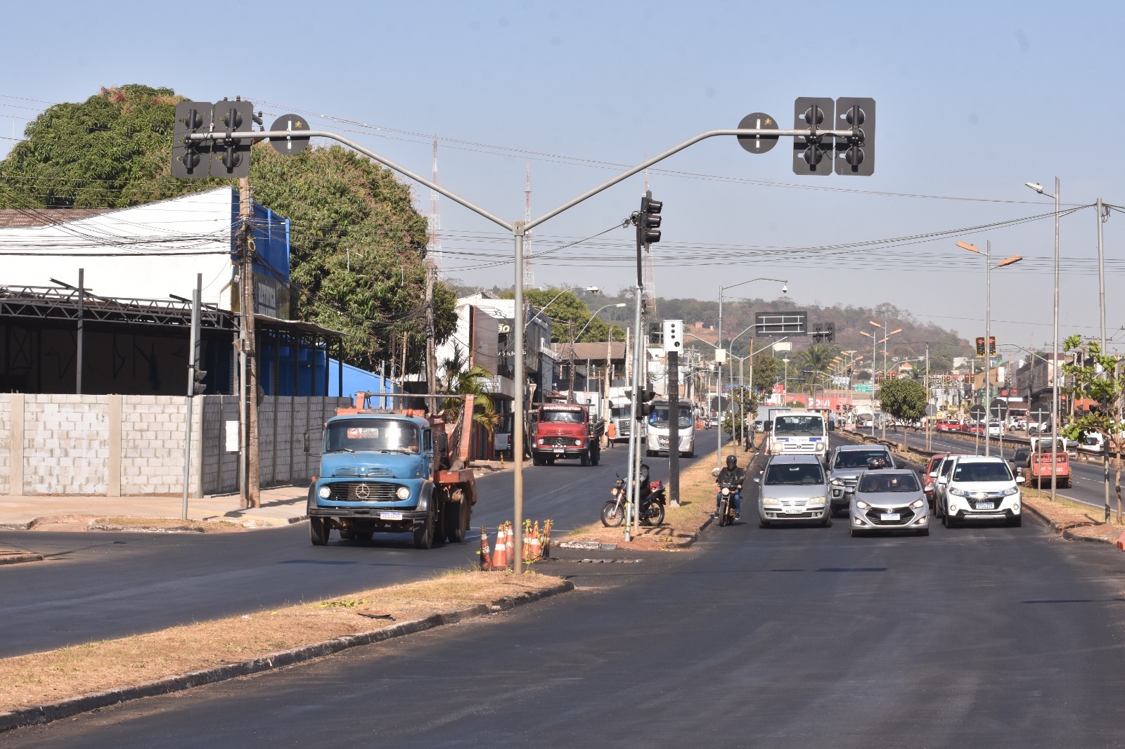 Revitalização asfáltica da Avenida Perimetral Norte chega a 60% em menos de 10 dias