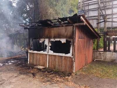 Casa de Tiu França, autor de atentado ao STF, pega fogo em Rio do Sul