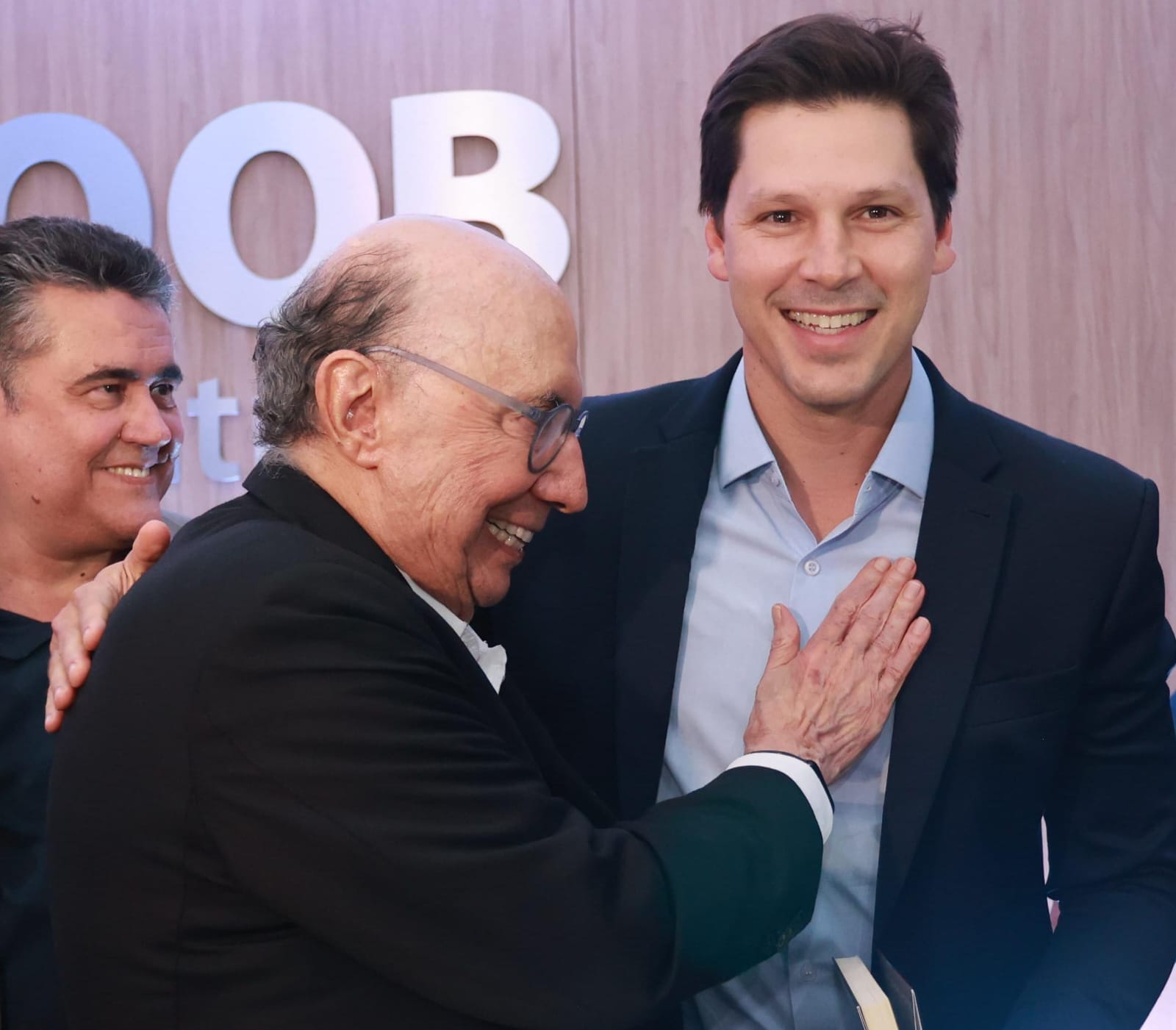 Daniel Vilela prestigia lançamento de livro de Henrique Meirelles: “é um goiano de destaque mundial, temos muito orgulho”