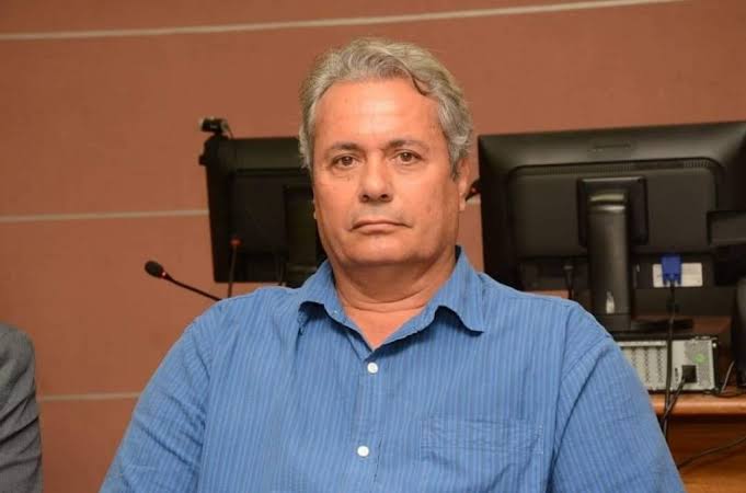 Justiça bloqueia bens de Naçoitan Araújo Leite, ex-prefeito de Iporá, por doação irregular de imóveis públicos