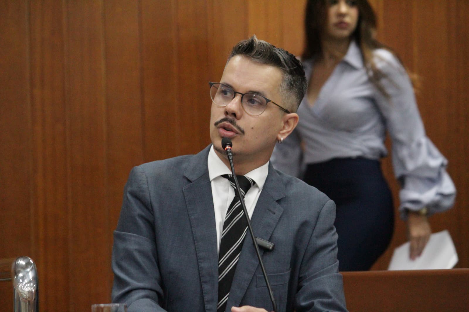 Projeto de Fabrício Rosa propõe isenção de ISS para empresas que adotarem escala de trabalho 4 por 3 em Goiânia