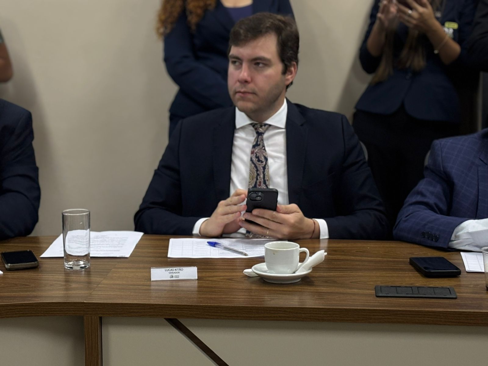 CCJ aprova projeto que obriga uso de lâmpadas LED em caçambas de entulho em Goiânia