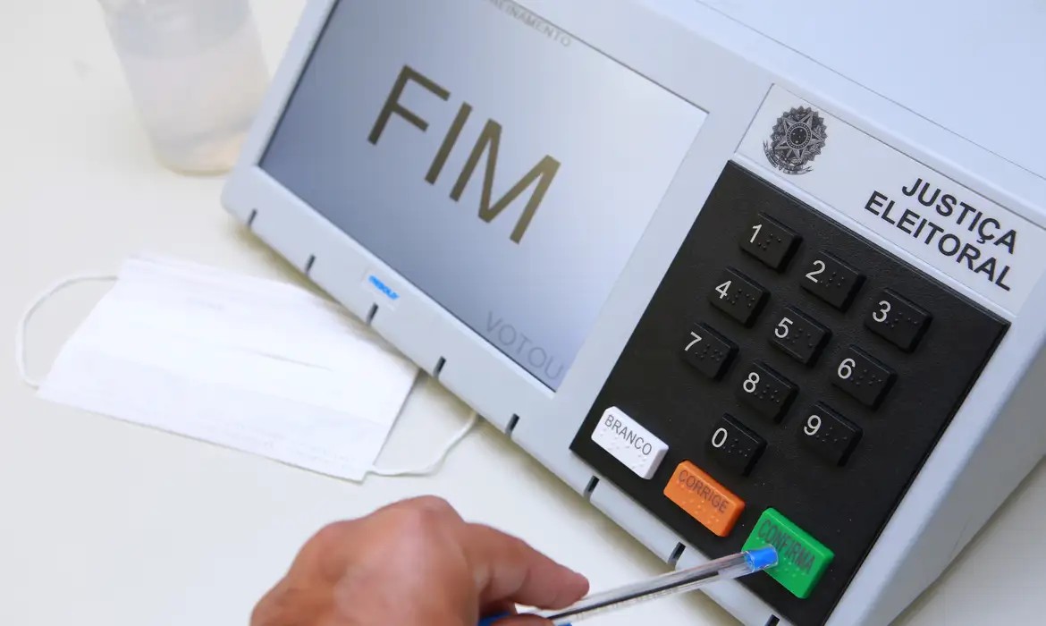 Mais de 5 milhões de eleitores podem ter título cancelado por pendências com a Justiça Eleitoral