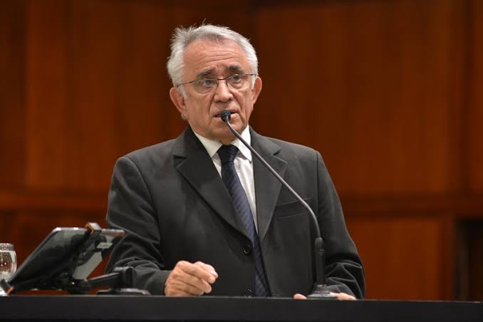 Ex-deputado Álvaro Guimarães e ex-servidores fecham acordo para devolver R$ 660 mil aos cofres públicos