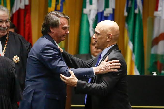 Bolsonaro diz que se arrepende de chamar Moraes de “canalha” e promete relação harmoniosa com STF