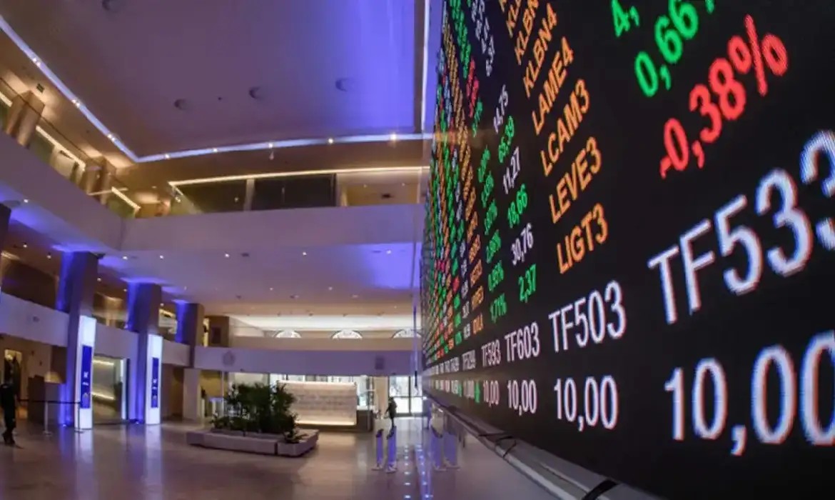 Ibovespa atinge novo recorde histórico e se aproxima dos 140 mil pontos