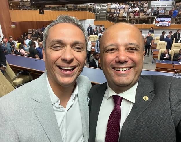 Gayer explode contra Vitor Hugo e expõe guerra no PL: “Covarde, entreguista e sabotador”