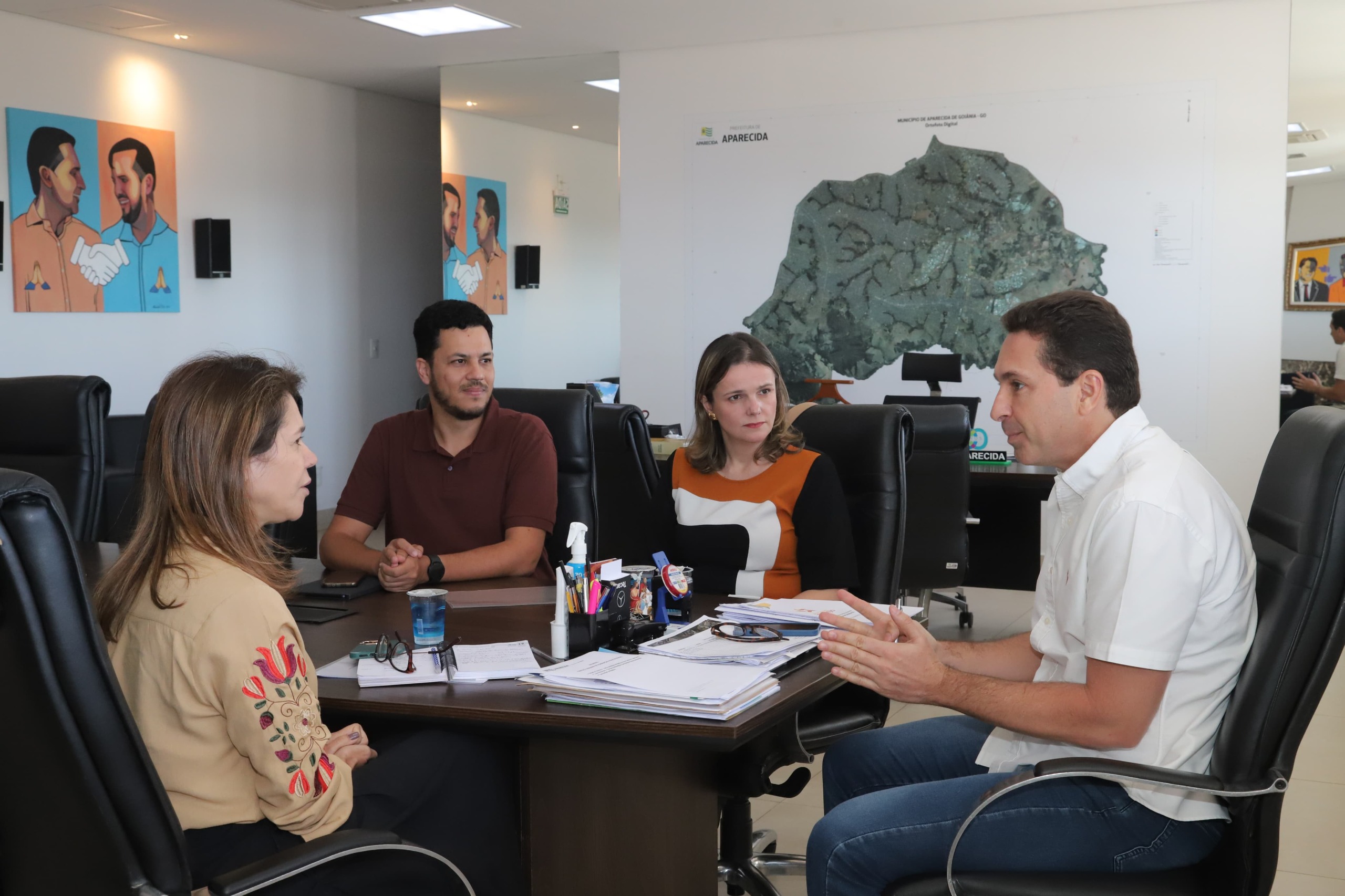 Prefeitura de Aparecida firma parceria com Centro Lemann para transformar a educação municipal