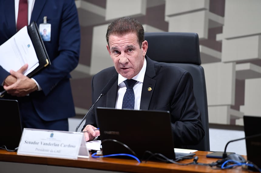 “Reeleição criou distorções”, diz Vanderlan ao defender PEC aprovada na CCJ