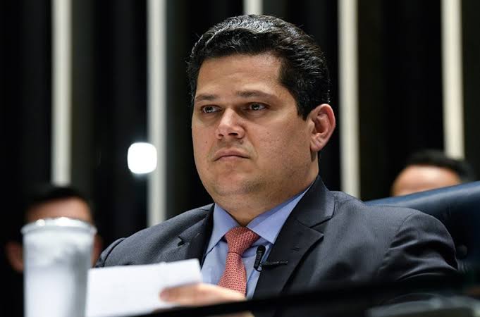 Alcolumbre agenda leitura do requerimento da CPMI do INSS para 17 de junho