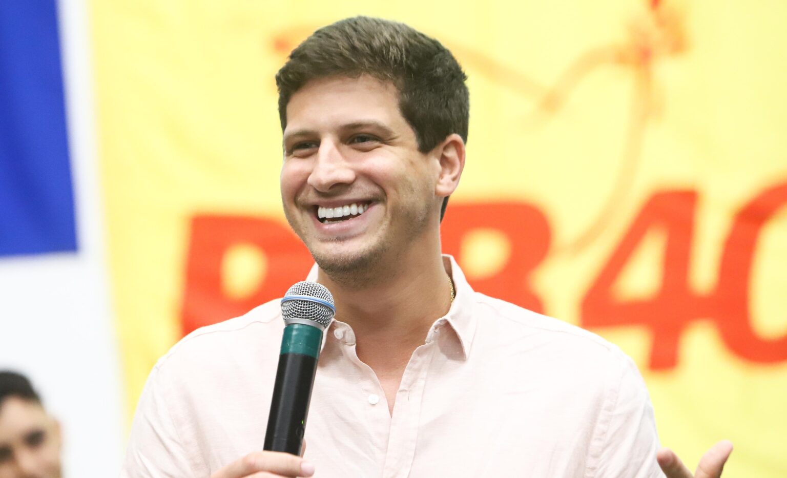 João Campos assume PSB com maior alcance digital entre presidentes de partidos