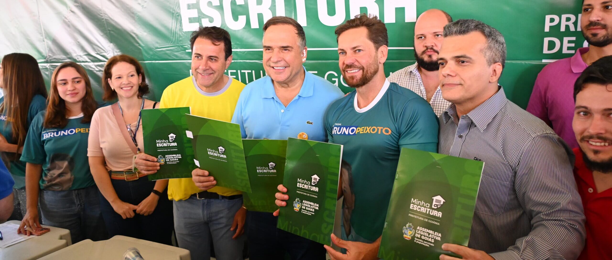 Mabel entrega 500 novas escrituras no Jardim do Cerrado e reforça meta de regularizar 40 mil imóveis