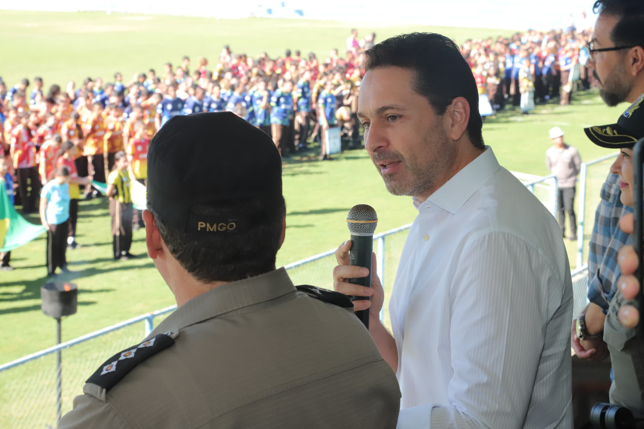 Prefeito Vilela participa da abertura dos Jogos Internos do Colégio Militar Nader Alves em Aparecida