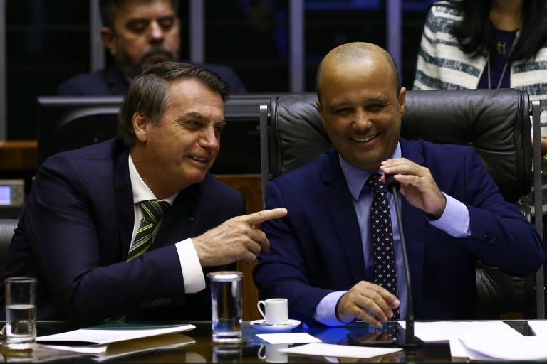 Após pressão e racha no PL, Vitor Hugo desiste de disputar vaga ao Senado