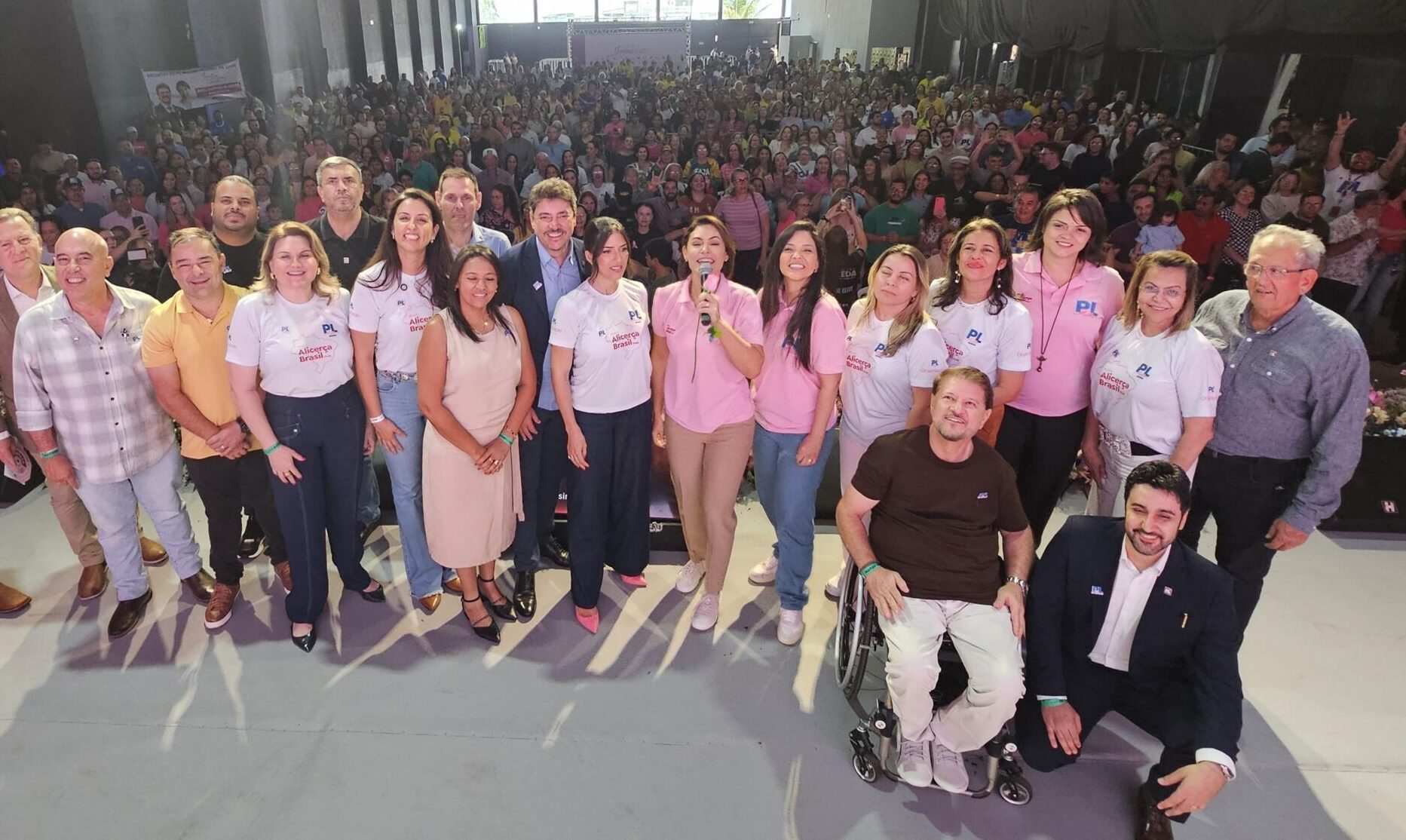 Michelle Bolsonaro deixa presidência do PL Mulher após reunião com Valdemar