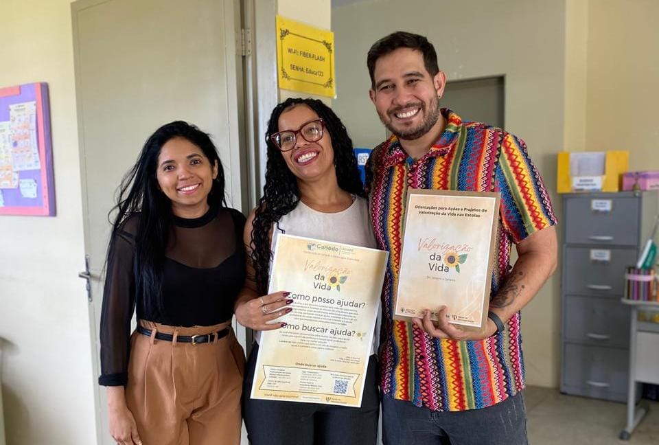 Saúde mental na educação: Semed distribui material