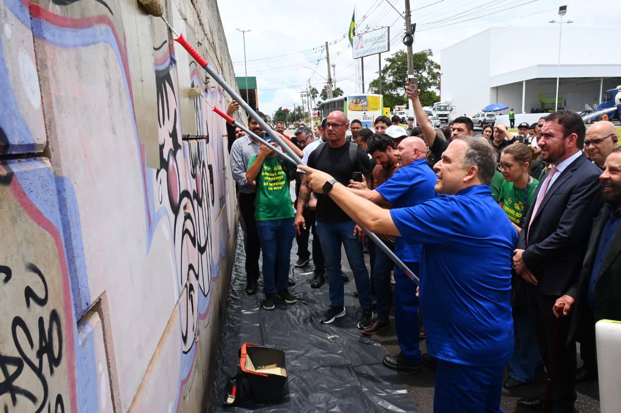 “Vamos fazer nossa cidade ficar cada vez mais bonita”, diz Sandro Mabel ao lançar revitalização do Viaduto Iris Rezende
