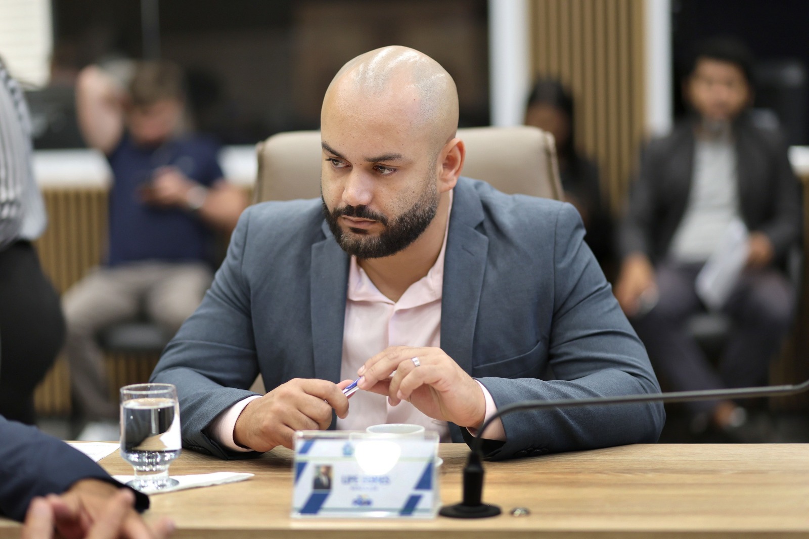 Durante sessão ordinária, vereadores derrubam veto parcial do prefeito a emenda de Lipe Gomes e garantem participação da Câmara no CMDPD