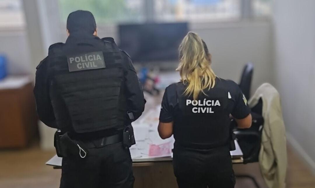 Operação da Polícia Civil mira ex-secretária da gestão de Rogério Cruz em Goiânia