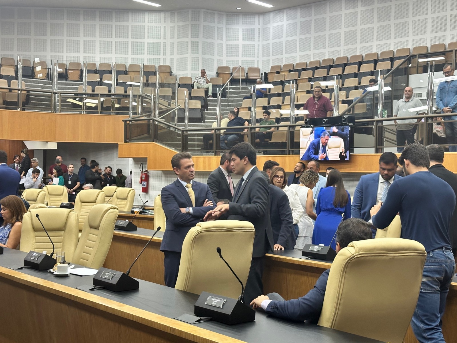 Plenário aprova vale-alimentação para servidores efetivos da Secretaria de Saúde