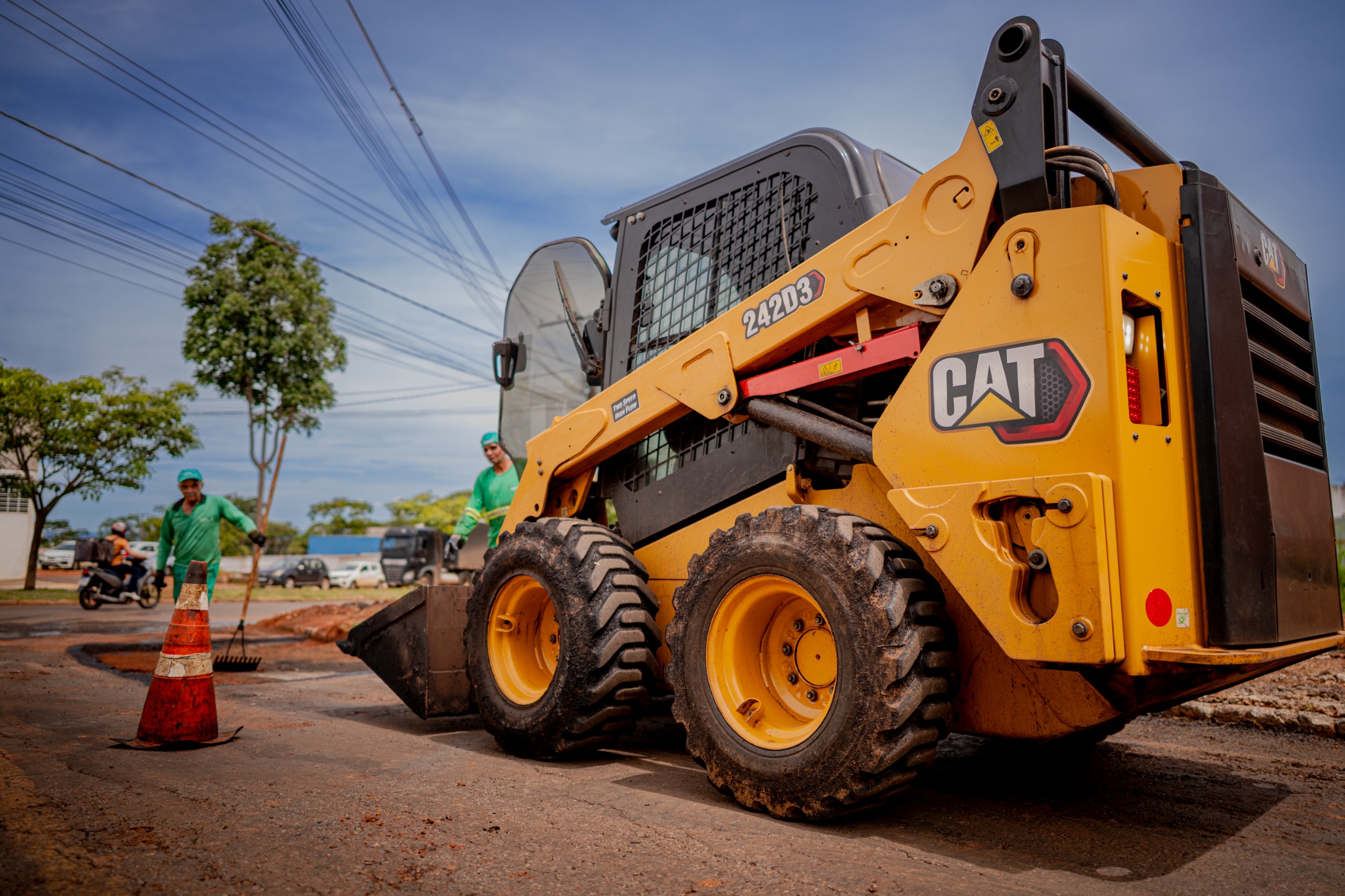 Prefeitura divulga programação de serviços urbanos em 30 pontos da cidade nesta terça-feira (17)