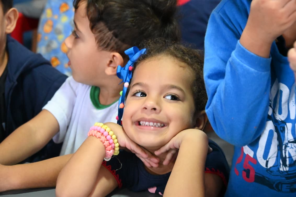 “Seguimos ampliando o atendimento na Educação Infantil”, diz Mabel ao entregar nova sala em Cmei da Região Norte