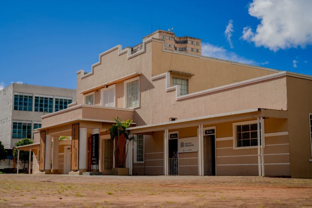 Secretaria de Cultura e Turismo realiza mostra “Cidade (In)Visível” na Galeria Antônio Sibasolly