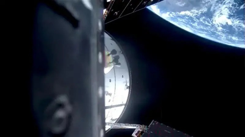 Artemis 2 encerra missão histórica com retorno da Orion ao Pacífico