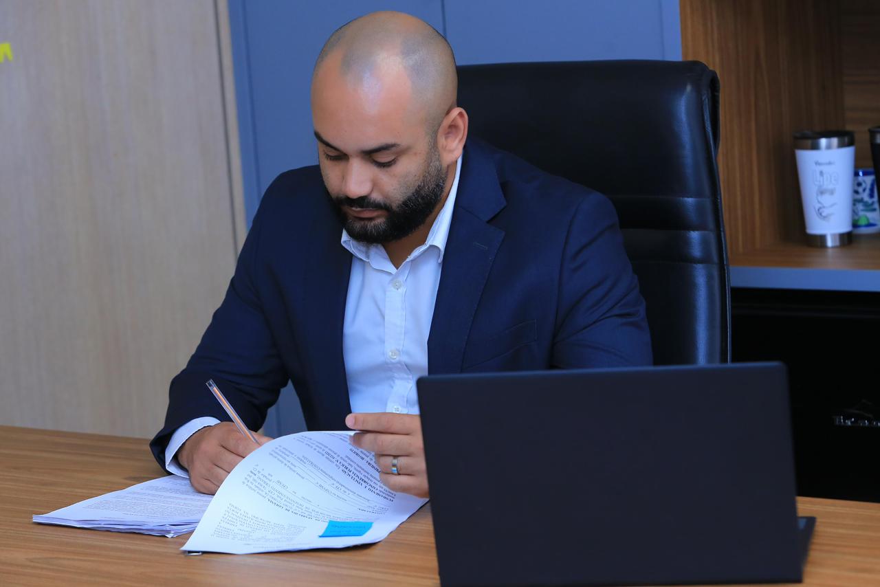 Vereador Lipe Gomes propõe lei inédita para garantir segurança de entregadores em Aparecida de Goiânia