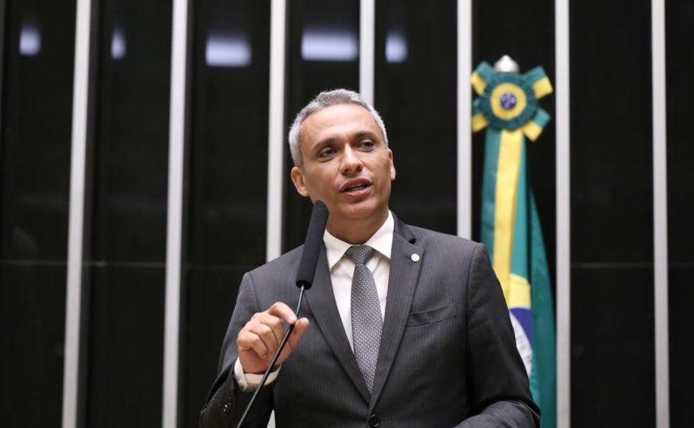 Comissão de Segurança Pública da Câmara aprova convocação de Ministro da Justiça por abordagem da PF a cidadão por faixa ‘ladrão’ próximo a evento de Lula