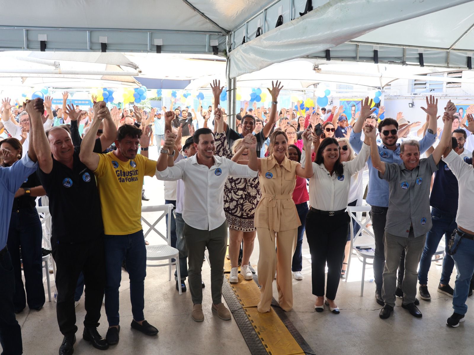 Com público de mais de 300 pessoas, inauguração de escritório de Felipe Mabel reúne Vanderlan e autoridades